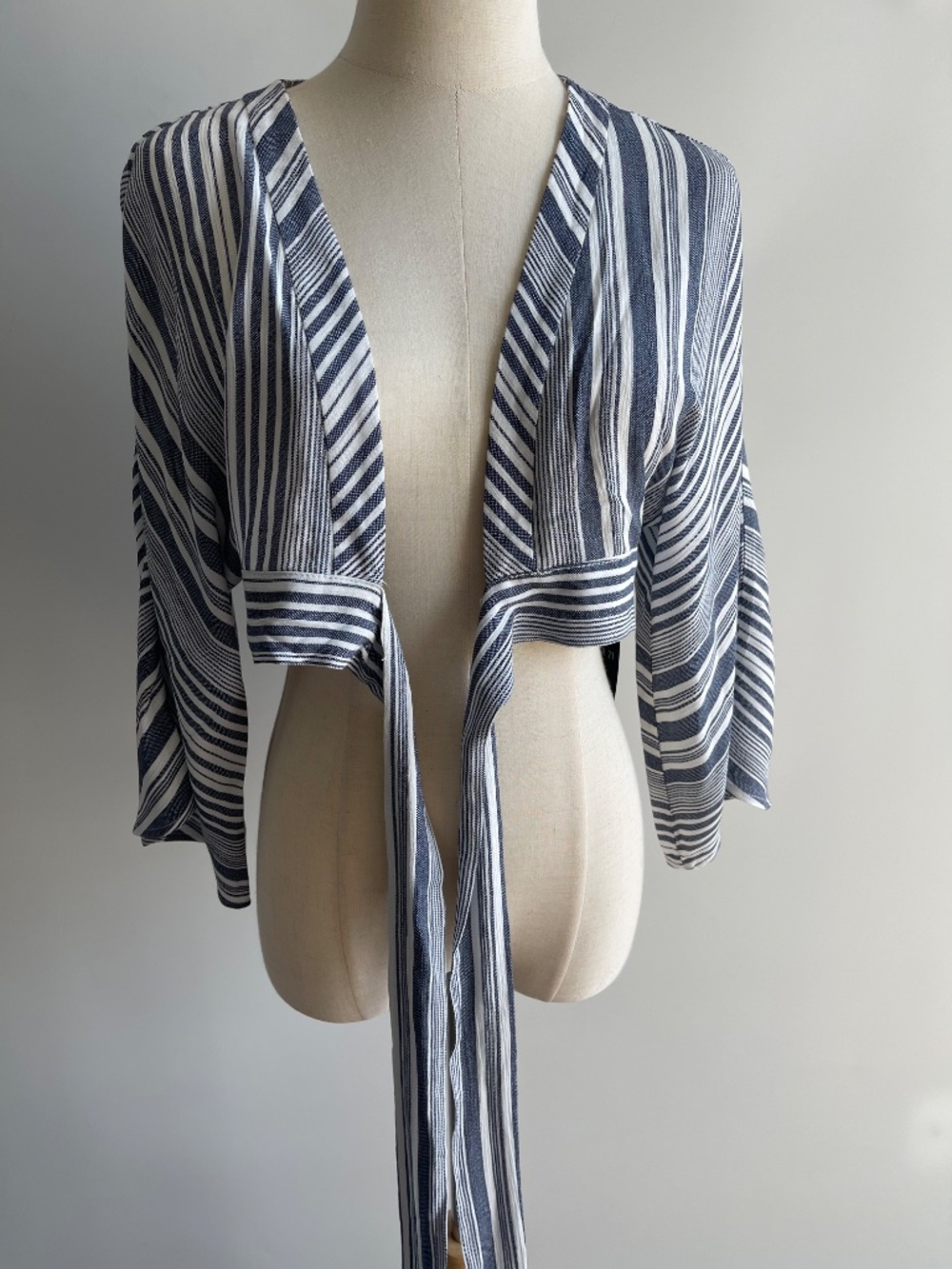 Forever 21 Striped Wrap Tie Front Crop Top NWT S - Picture 7 of 9